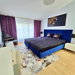 Happy Apartament Halicka